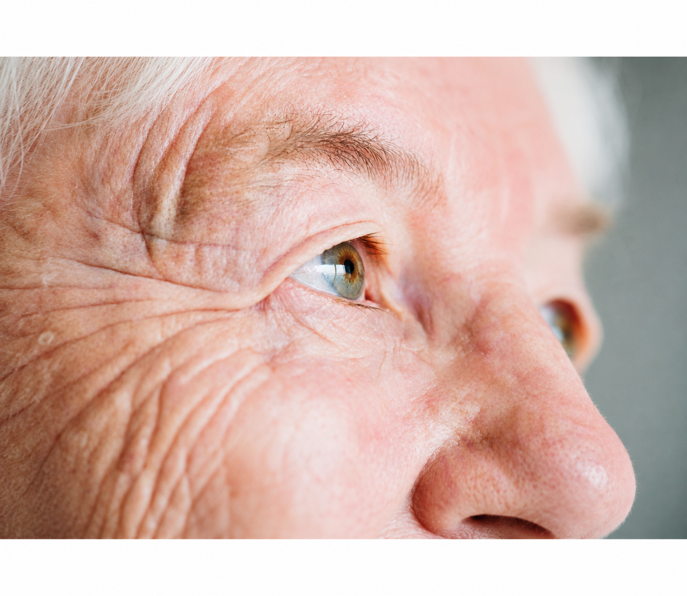 Regard d’une personne âgée